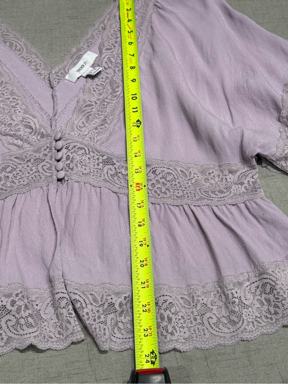 Forever 21+ Lavender Purple Button Up Lace Vneck Crop Top Size 2X (5-7) - Picture 12 of 12